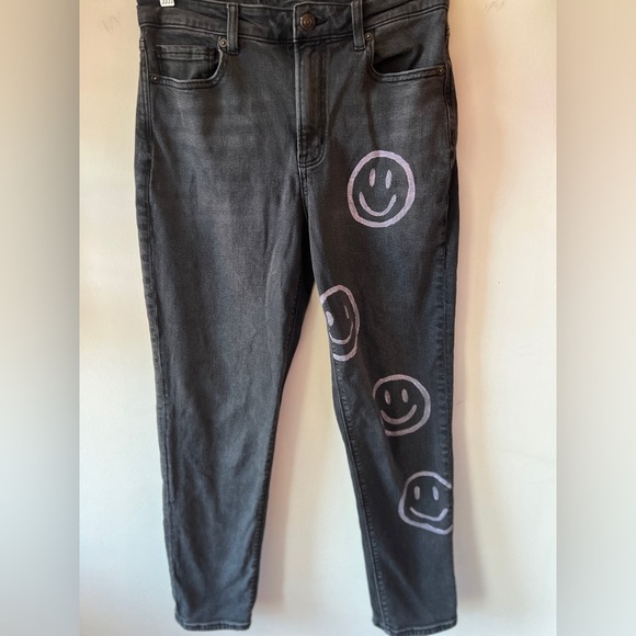 American Eagle Black Jeans with Smiley Face Design Mom Jean 6 - Picture 1 of 11